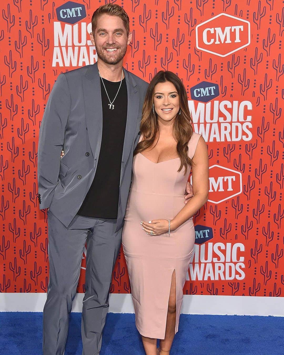 People Magazineさんのインスタグラム写真 - (People MagazineInstagram)「Date night in Nashville! 😍Some of our favorite celeb couples came to show out at the CMT Awards — and a few stars showed off their baby bumps. | 📷: Michael Loccisano/Getty, Mike Coppola/Getty, Andrew H. Walker/Shutterstock」6月6日 10時39分 - people