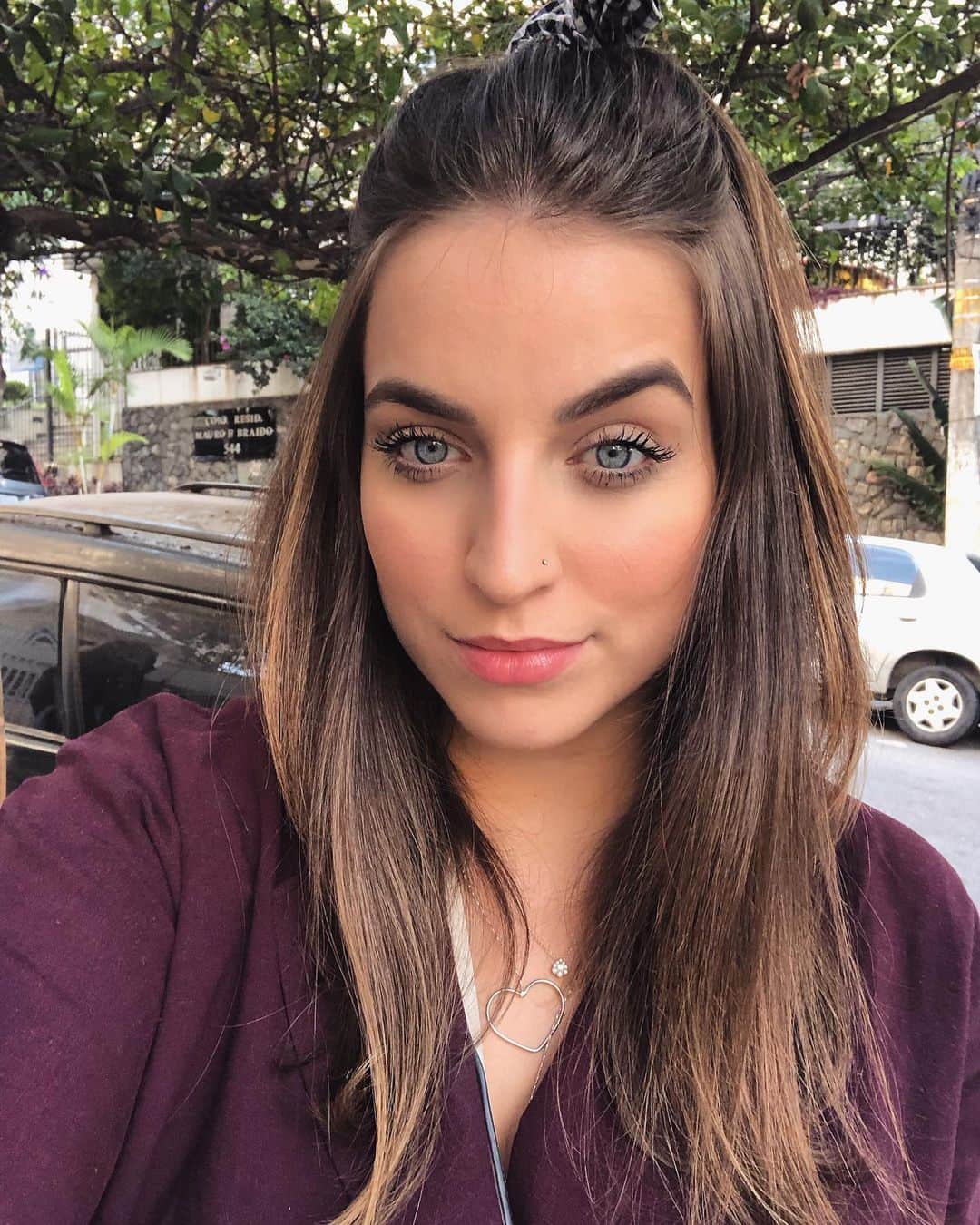 Bruna Unzuetaのインスタグラム：「To apegada nesse penteadinho beeeem simples de fazer 💖」
