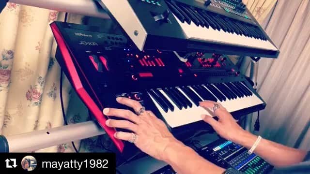 のインスタグラム：「​Songs by #Mayatty1982 command popularity with their sense of vibrancy and positivity, but can they also convey the spirit of vacation? Listen to this to find out! Thanks a lot! #Repost @mayatty1982 with @get_repost ・・・ I want to go to the sea during summer vacation 🏖🏄‍♂️🌊 #Roland #rolandgear #beatsyncmaker #ローランドアンバサダー #System8 #jdxa #jdxi #mx1 #tr8s #gomixer #vacation #tropicalhouse #rolandspotlight  #synthesizer @roland.spotlight @roland_jp @rolandcanada @roland_us @roland_aus @roland_uk @roland_brasil @rolandbenelux @rolandindiaofficial」