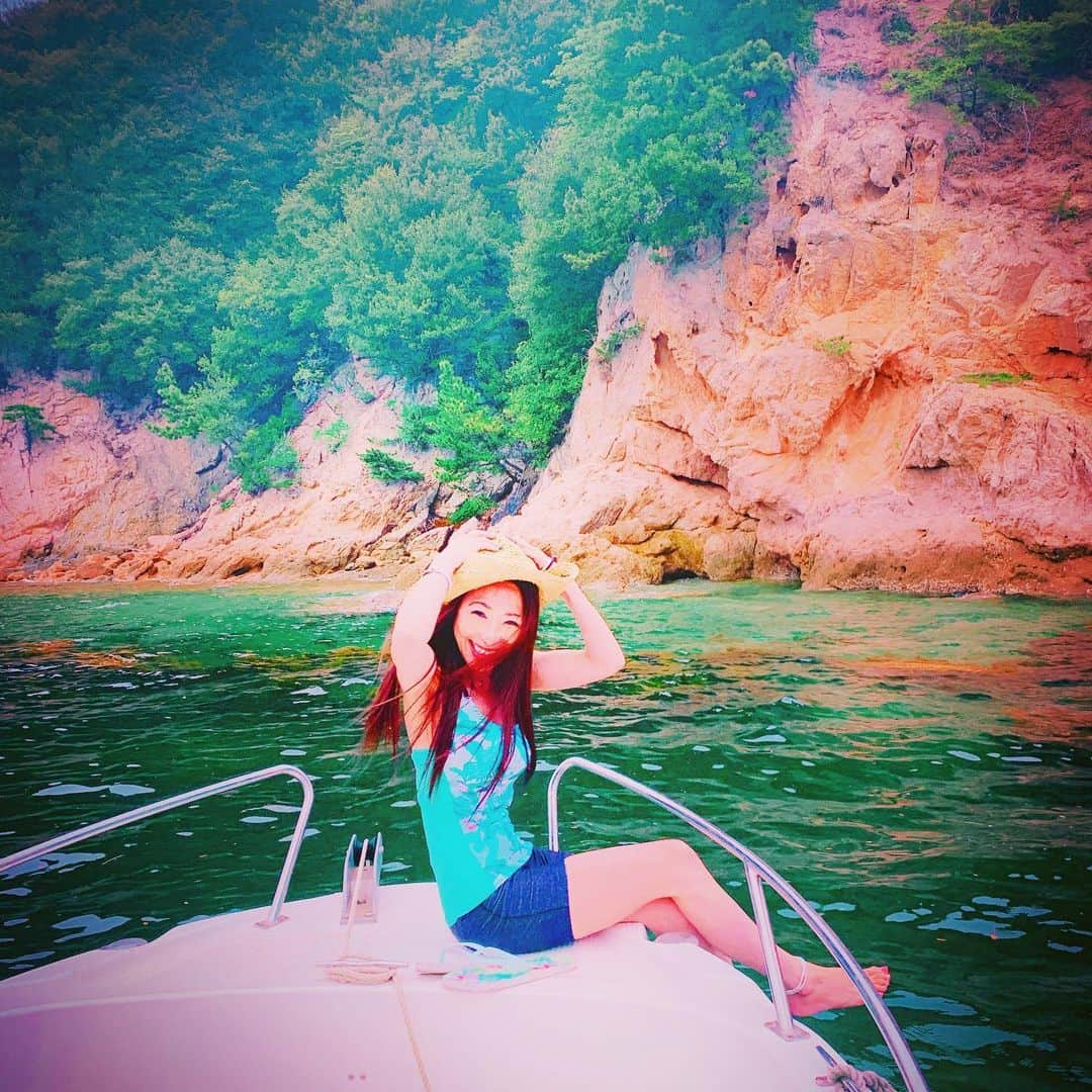 水田真依子さんのインスタグラム写真 - (水田真依子Instagram)「#spout#ヨガウエア#海が好き#ヨガ #yoga #popupイベント #女性 #トップス #インナー #organiccotton #kidswear #ladyswear #styleboatmarket #スタイルボートマーケット #二の腕 #takumiyoga #ダイエット #toyota #hashreco #dieter #デイリーウェア #ハシュレコ #botanicaldye #着心地 #募集 #ボタニカル柄 #official #tagsforlikes #bookcafe #cafeevent」6月6日 11時42分 - maikosebasu