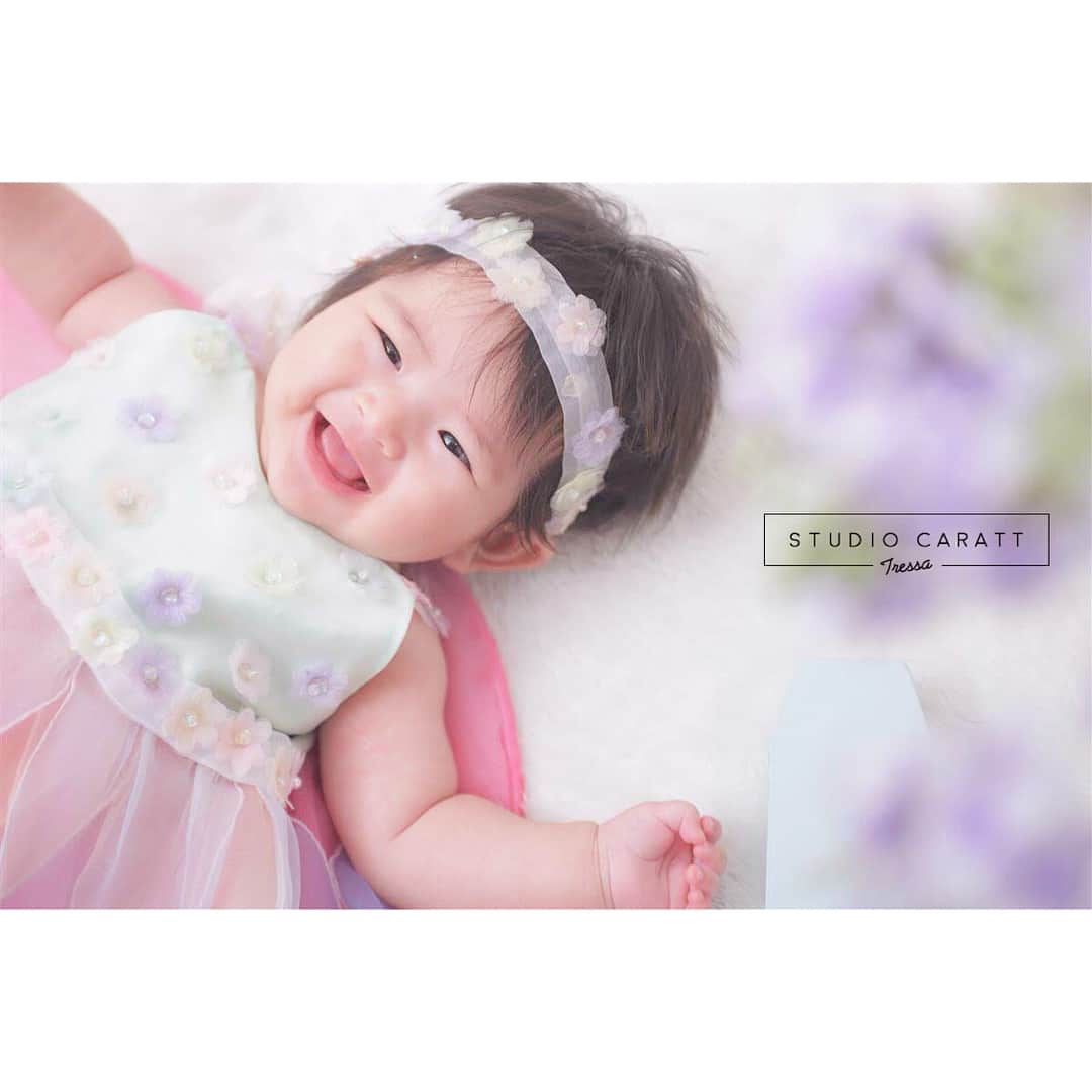 スタジオキャラットトレッサ横浜店さんのインスタグラム写真 - (スタジオキャラットトレッサ横浜店Instagram)「笑顔あふれる撮影でした！✨ . photographer:bon . #スタジオキャラット #スタジオキャラットトレッサ横浜店 #トレッサ横浜 #写真スタジオ #フォトスタジオ #写真館 #お宮参り #百日写真 #マタニティーフェスタ #お食い初め#宮参り撮影 #宮参り写真 #ベビードレス #端午の節句 #節句 #祝い着 #ころんふぉと #可愛い #0歳 #ベビー着物 #ベビーフォト #baby #kimono」6月6日 12時20分 - caratt_tressa