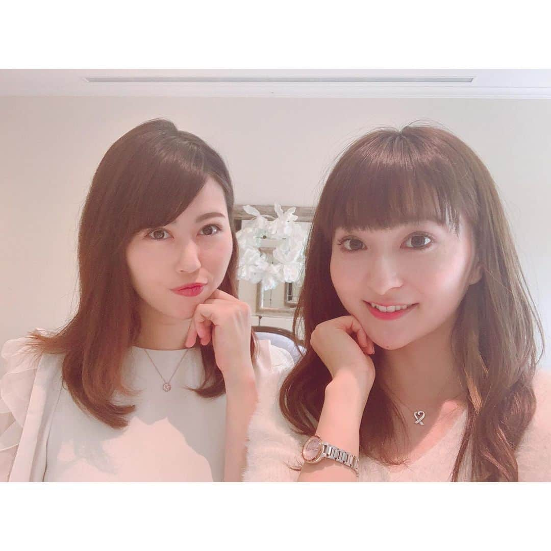 安蒜幸紀さんのインスタグラム写真 - (安蒜幸紀Instagram)「. りさこちゃん久しぶり🙌💕 ランチしてきました😋 . いつも可愛い写真を たくさん撮ってるりさこちゃん🧚‍♀️ 最新ポーズを教えてもらいましたが 果たして私のポーズこれで正しいのか😂 . そして不意打ちの ムービーたち🤣笑 . 写真撮りまくり 笑いまくり 話まくりました😆 . 今度はおうちにも遊びにきてね〜👋✨ . #東京#表参道#ホテルストリングス#カフェ#ゼルコヴァ#ランチ#女子会#写真#ムービー#ポーズ#フェリス#フェリっ子#フリーアナウンサー#tokyo#omotesando#hotel#cafe#lunch」6月6日 11時47分 - ambirusaki