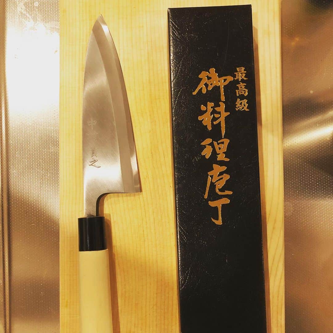中村貴之さんのインスタグラム写真 - (中村貴之Instagram)「本城さんサプライズありがとう。しょへ、つば、あやちゃんにも会えて嬉しかったな。 包丁ありがとう。早く魚がさばきたいです👹🔪」6月6日 12時17分 - taka_brew
