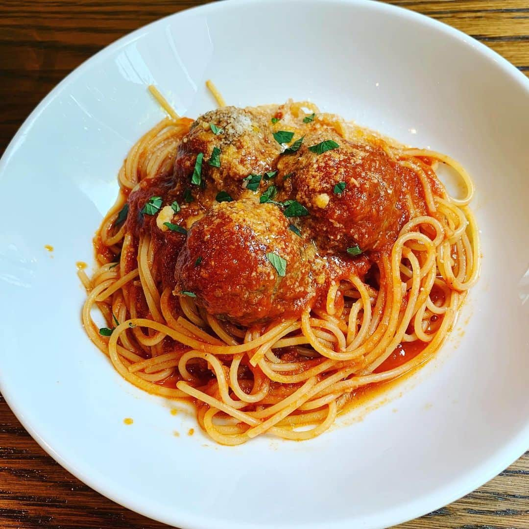 黒沢薫さんのインスタグラム写真 - (黒沢薫Instagram)「カリオストロの城チックなスパゲッティ。#lunch #beforework #spaghetti  #meatball #tomatosauce #yum #happy #cafe #music #soul #rb #singer #lovelife #instafood」6月6日 12時28分 - kaorukurosawa_lovelife