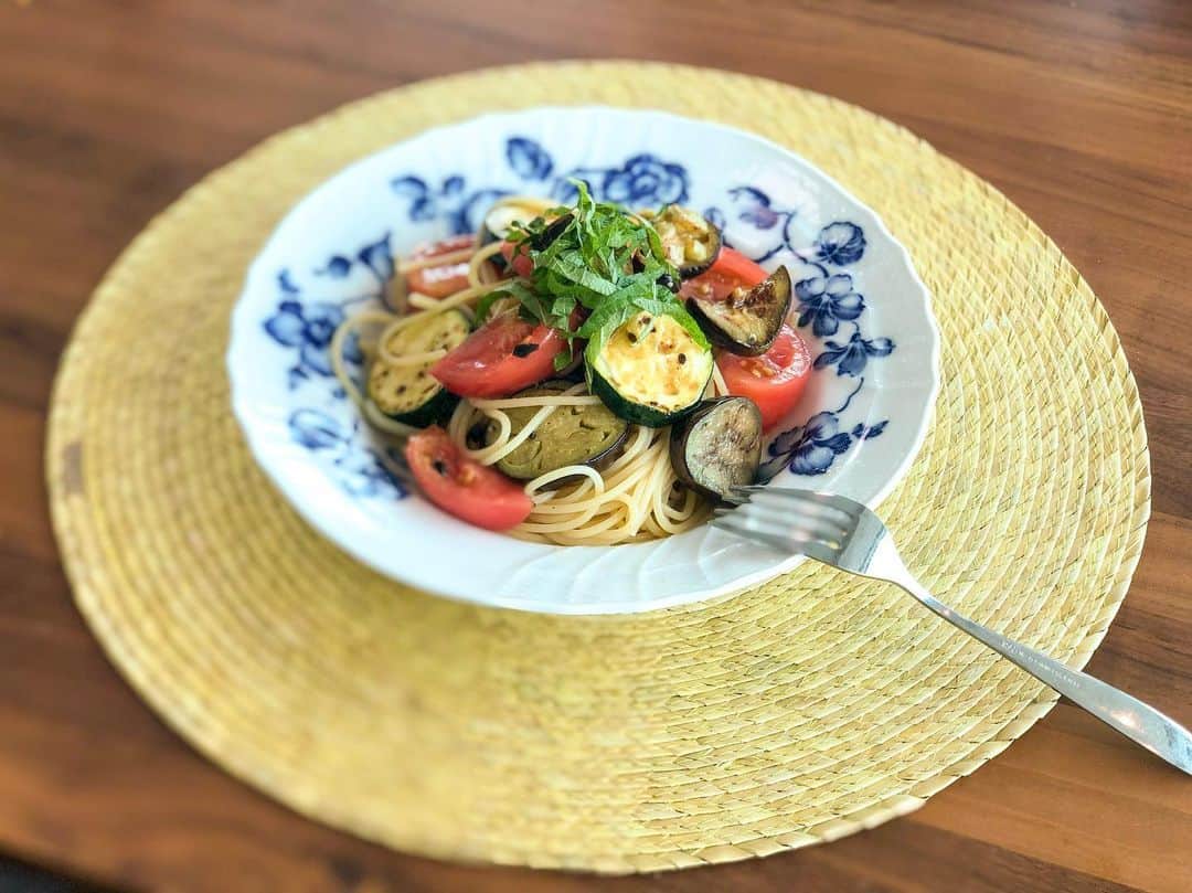 林弓束さんのインスタグラム写真 - (林弓束Instagram)「#ゆづ飯 夏にぴったりな #夏野菜のピエトロパスタ これは本当誰でも美味しく簡単に作れます❤️ 作り方はcchannelで✨✨ ごちそうさまでした！」6月6日 12時26分 - hayashiyuzuka