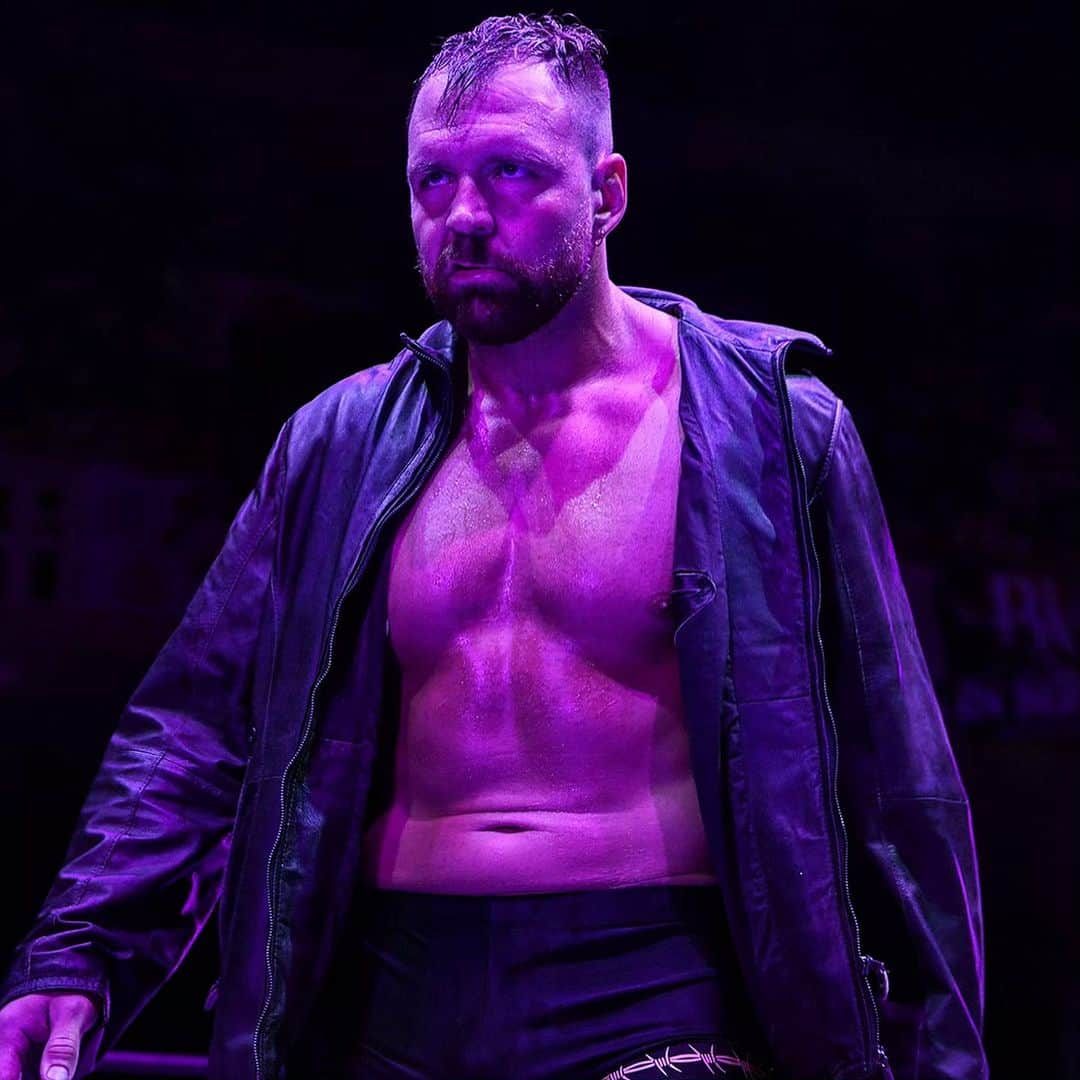 新日本プロレスさんのインスタグラム写真 - (新日本プロレスInstagram)「#JonMoxley !! 🔥🦁 ジョン・モクスリーが衝撃の新日本マット初上陸！ ジュースを下して、USヘビー級新王者に！ バックステージでは、継続参戦をアピール！ ☆6.5両国大会をスマホサイトで詳報アップ！ @njpw1972  #njbosj #njpw #新日本プロレス #プロレス #njpwworld」6月6日 12時33分 - njpw1972