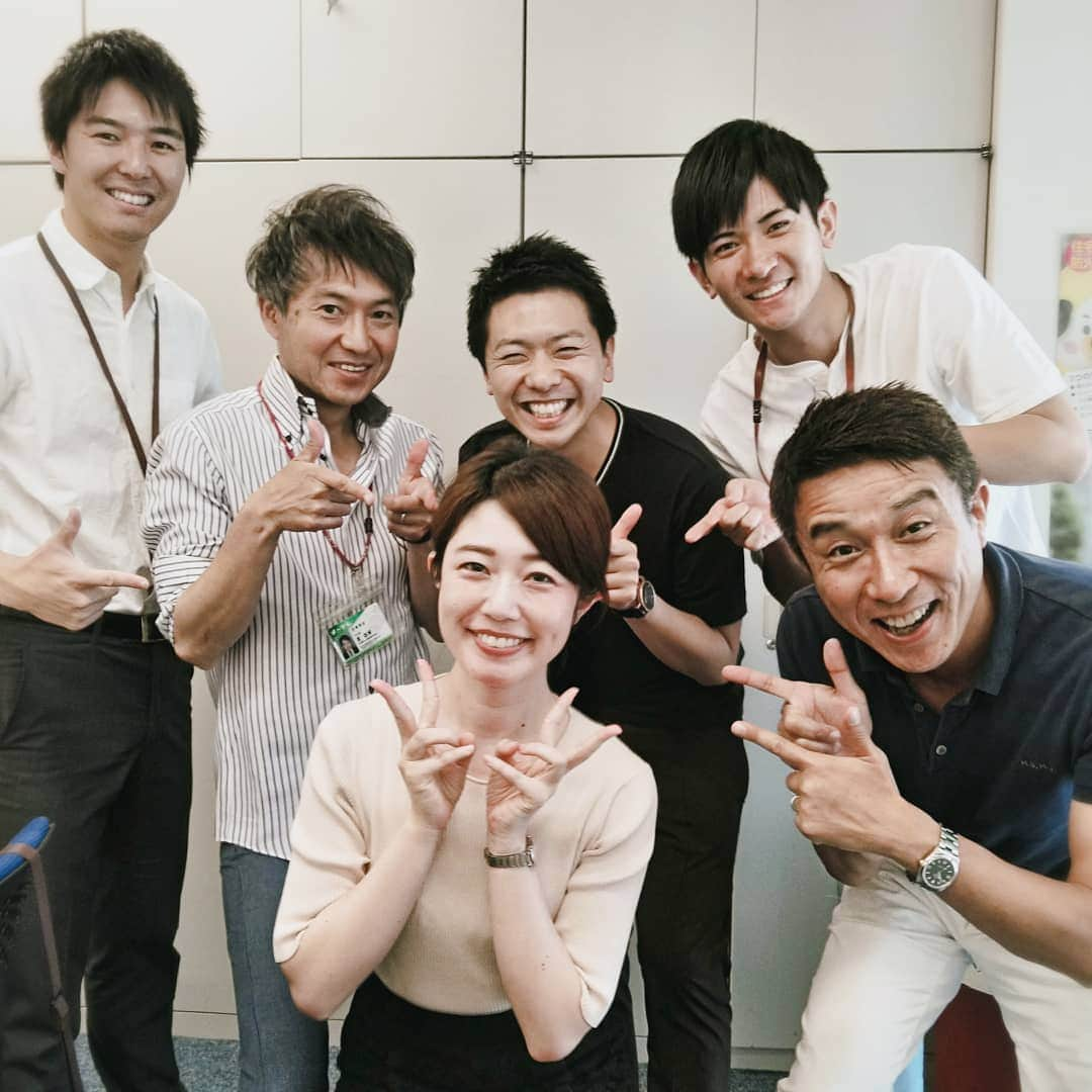 佐藤裕二さんのインスタグラム写真 - (佐藤裕二Instagram)「井上裕衣アナウンサーが公式インスタを始めました！男性陣でお祝い？です（笑） いつもは、みんな#ロケ などで出払ってますが、今日の#アナウンス部 は人が多い。  #よろしくお願いします  @yui_inoue_nbn  #インスタはじめました #井上裕衣 #星恭博 #上坂嵩  #濱田隼 #伊豆蔵将太 #佐藤裕二  #メーテレ #アナウンサー  #ドデスカ」6月6日 12時35分 - karaage_satou