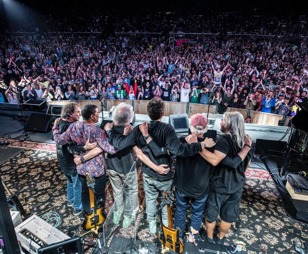 ジョン・メイヤーさんのインスタグラム写真 - (ジョン・メイヤーInstagram)「LA... those were two really special shows. There’s a lot of magic in the air lately. See you at The Gorge. 📷 @jayblakesberg ⚡️⚡️🌹💀🌹⚡️⚡️」6月6日 12時45分 - johnmayer