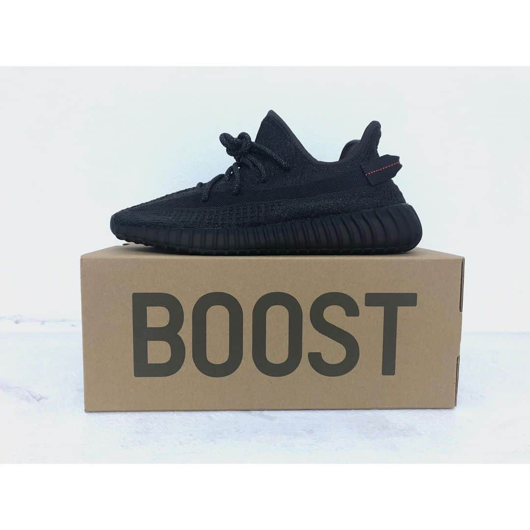 RINKAN渋谷店さんのインスタグラム写真 - (RINKAN渋谷店Instagram)「【Comming soon...】 《YEEZY BOOST 350 V2 BLACK REFLECTIVE FU9007》 ㅤㅤㅤㅤㅤㅤㅤㅤㅤㅤㅤㅤㅤ 本日早速お買取させて頂きました。  現在店頭にてご確認できますので 是非、お越し下さいませ！ ㅤㅤㅤㅤㅤㅤㅤㅤㅤㅤㅤㅤㅤ #rinkan #shibuya#nike#nikesacai  #yeezyboost350v2#louisvuitton #supreme #supremenyc #vetements #balenciaga #gucci #nike #offwhite #off_white #amiri #dior #diorhomme #saintlaurent #saintlaurentparis #yeezy #fearofgod #rafsimons #ootd #outfit #coordinate#supremelouisvuitton#supremeteam#supreme#LVxSupreme#supremenyc#supremetokyo ㅤㅤㅤㅤㅤㅤㅤㅤㅤㅤㅤㅤㅤ RINKAN 渋谷店 03-5458-3050」6月6日 13時30分 - rinkan_shibuya