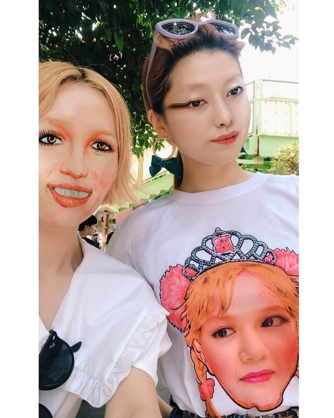 PELIのインスタグラム：「初夏ですね🍃👒👩👩👩👒🍃 #britneyspears #FanthingStore #pameopose #jockmooney #初夏」