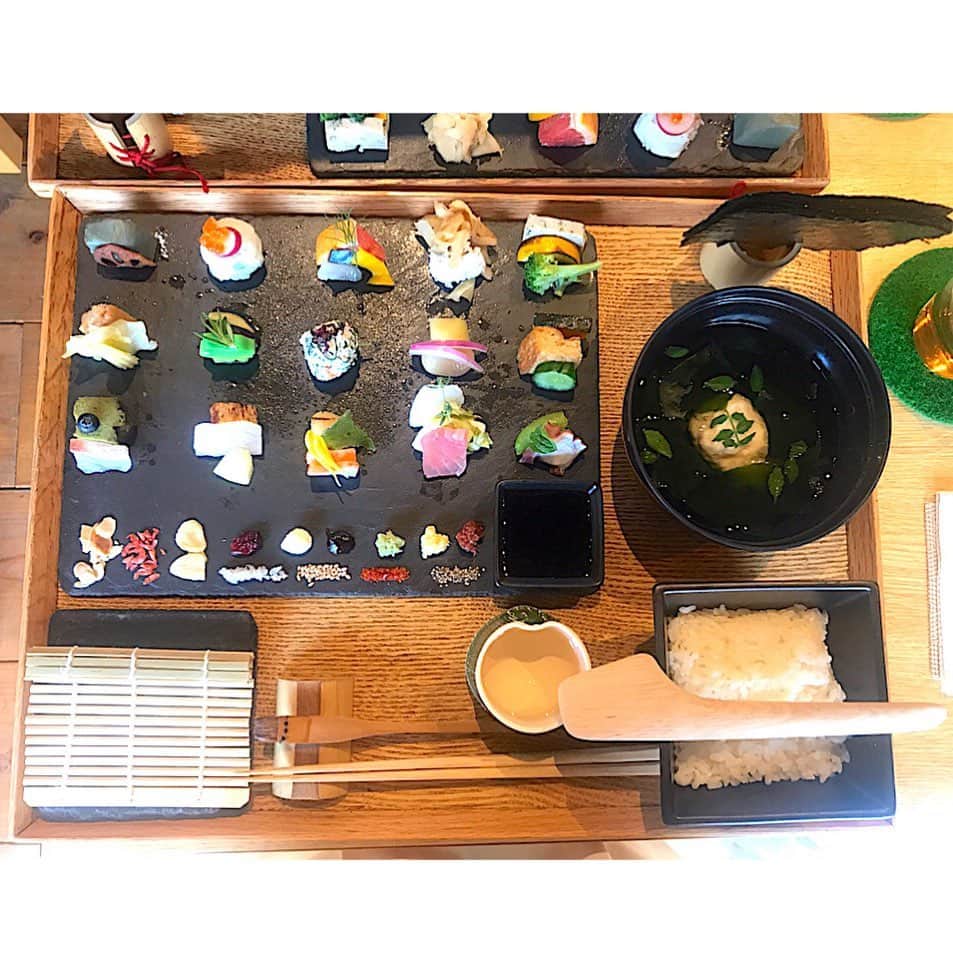 chiiika124さんのインスタグラム写真 - (chiiika124Instagram)「京都で仕事。 妹と合流で手織り寿司🍣 #京都#kyoto #手巻き寿司#手織り寿司」6月6日 14時04分 - chiika26