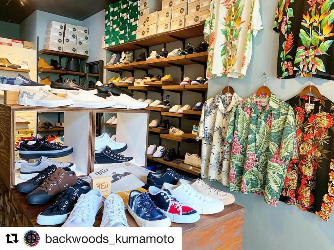 アールエフダブリューさんのインスタグラム写真 - (アールエフダブリューInstagram)「#Repost @backwoods_kumamoto with @get_repost ・・・ 2019/06/06 木曜日﻿ 12:00-20:00﻿ オープンしました。﻿ ﻿ 雨も降らず晴天…の代わりに早くも﻿ 熊本独特の強烈な蒸し暑さを感じます。﻿ ﻿ 水分補給をしっかりと。﻿ ﻿ まだ6月ですが﻿ 既に完全夏スタイルの方も多く見かけます。﻿ ﻿ ショートパンツにサンダル。﻿ ﻿ 真夏これ以上暑くなっても﻿ もう削ぎ落としどころが無いスタイル。﻿ ﻿ 店内快適に冷やして﻿ 本日も御来店お待ちしています。﻿ ﻿ ﻿ #backwoods_kumamoto #shoes #fashion #sneaker #boots #バックウッズ #バックウッズ熊本 #靴 #ファッション #スニーカー #ブーツ #セレクトショップ #九州 #熊本 #福岡 #佐賀 #長崎 #大分 #宮崎 #鹿児島 #熊本スニーカー #熊本セレクトショップ #熊本靴屋」6月6日 14時15分 - rfwtokyo