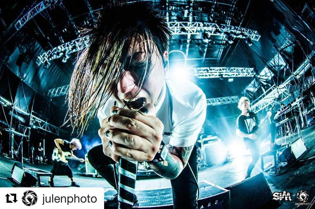 MAH さんのインスタグラム写真 - (MAH Instagram)「#Repost @julenphoto with @get_repost ・・・ #throwback: @sim_japan’s @deadpopfest_official is fast approaching. Cannot wait to be there again this year. Here is a photo from 2018. #TOURDREAMS #julenphoto #simjapan  Shot with @nikonjp: Nikon D7200, Nikkor DX 10.5mm f/2.8, ISO1600, 10.5mm 1/500s at f/2.8, no flash #nikon #nikonjp #clubnikonjapan」6月6日 14時18分 - mahfromsim