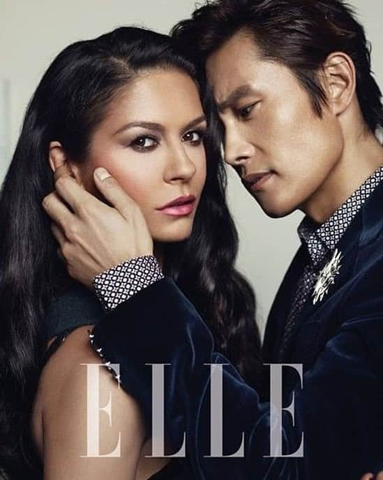 キャサリン・ゼタ・ジョーンズさんのインスタグラム写真 - (キャサリン・ゼタ・ジョーンズInstagram)「With the amazing #LeeByunghun for @ellekorea in 2013. #Red2 #TBT」6月7日 1時18分 - catherinezetajones