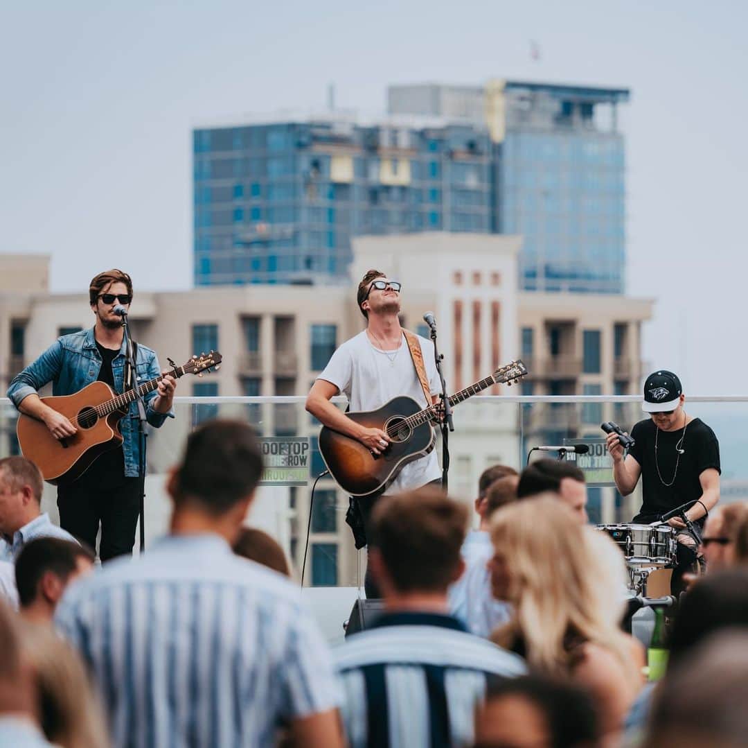 Broadcast Music, Inc.さんのインスタグラム写真 - (Broadcast Music, Inc.Instagram)「Yesterday we kicked off summer festival season with our annual acoustic brunch on the #BMIRooftop! Thanks to @musicbyalexhall for a little taste of what’s to come this weekend at #CMAFest and to @molly_tuttle for getting us excited for #Bonnaroo next week!」6月7日 1時15分 - bmi