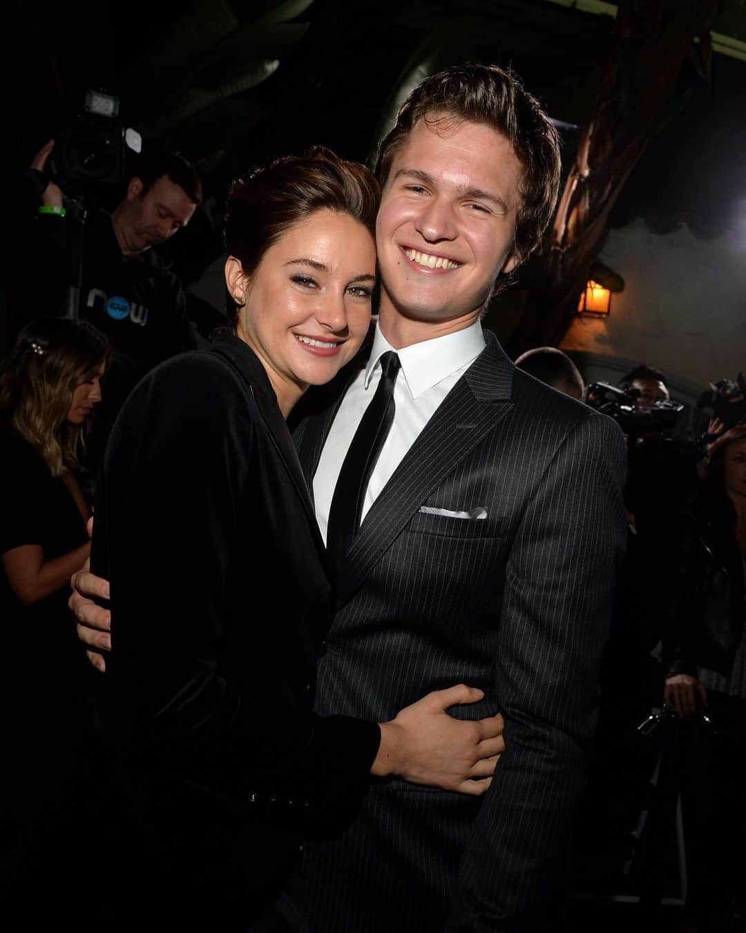 E! Onlineさんのインスタグラム写真 - (E! OnlineInstagram)「It's been 5 years since we fell in love with Ansel Elgort and Shailene Woodley like you fall asleep. Slowly, and then all at once. (📷: Getty Images)」6月6日 23時48分 - enews