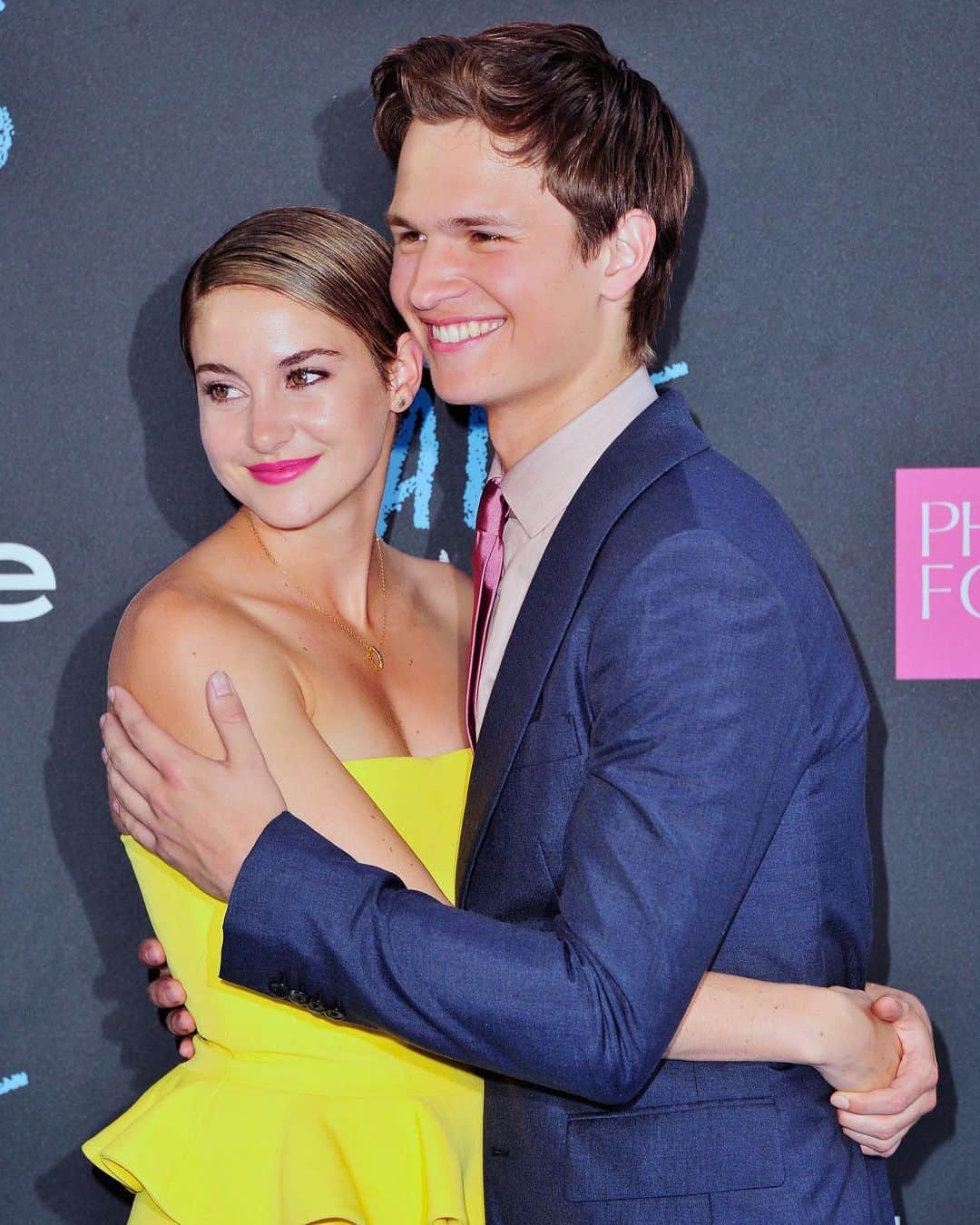 E! Onlineさんのインスタグラム写真 - (E! OnlineInstagram)「It's been 5 years since we fell in love with Ansel Elgort and Shailene Woodley like you fall asleep. Slowly, and then all at once. (📷: Getty Images)」6月6日 23時48分 - enews