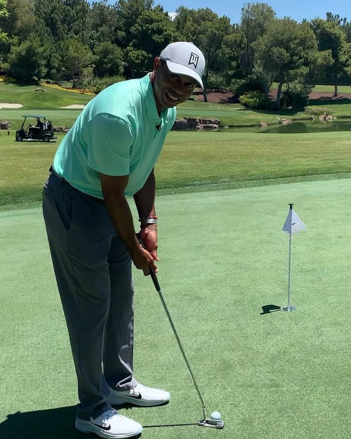 タイガー・ウッズのインスタグラム：「Win a putting lesson from me at the Hero World Challenge. Your entry supports the @tgrfound. Learn more: Prizeo.com/tiger」