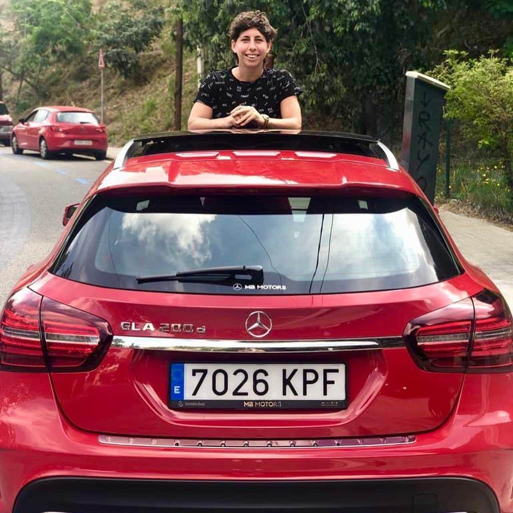 カルラ・スアレス・ナバロさんのインスタグラム写真 - (カルラ・スアレス・ナバロInstagram)「Contenta de unirme a la familia Mercedes! Muchísimas gracias @mercedesmbmotors ☺🚘 ⠀⠀⠀⠀ ⠀⠀⠀⠀⠀⠀⠀⠀⠀ ⠀⠀⠀⠀⠀ ¡Calidad y seguridad al volante! ⠀⠀⠀⠀⠀⠀⠀⠀⠀ #cars #mercedes #mbmotors #driving #safety #picoftheday」6月7日 0時05分 - carlasuareznava