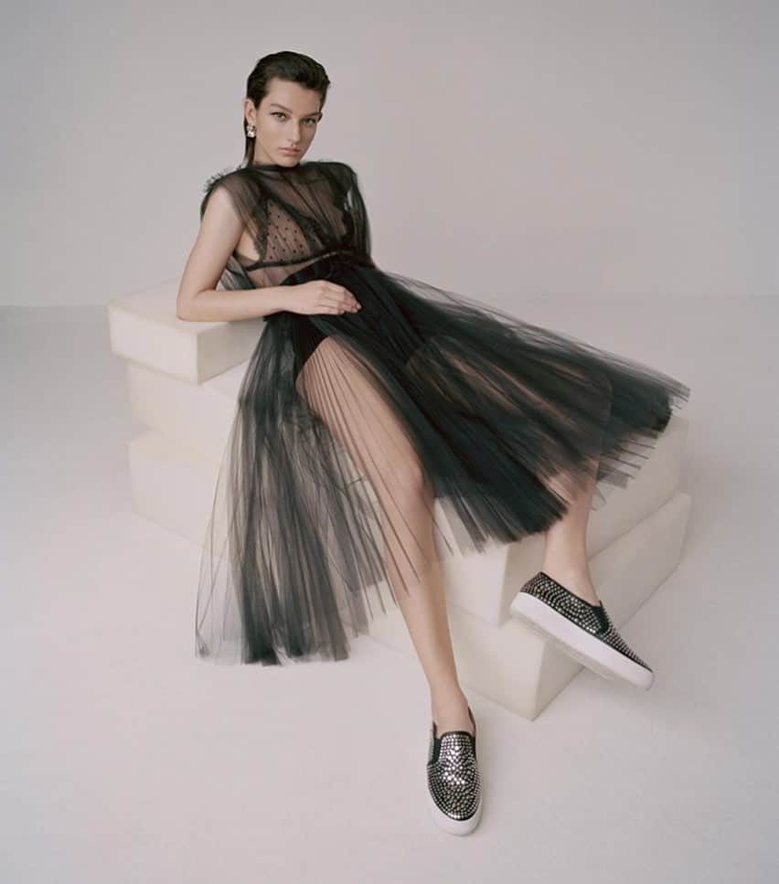 IMG Modelsさんのインスタグラム写真 - (IMG ModelsInstagram)「Laidback Luxe. ✨ @mckennahellam stars in the new @voguetaiwan. #📷 @zoltantombor #👗 @melinachen #👸🏻 #IMGstars」6月7日 0時17分 - imgmodels