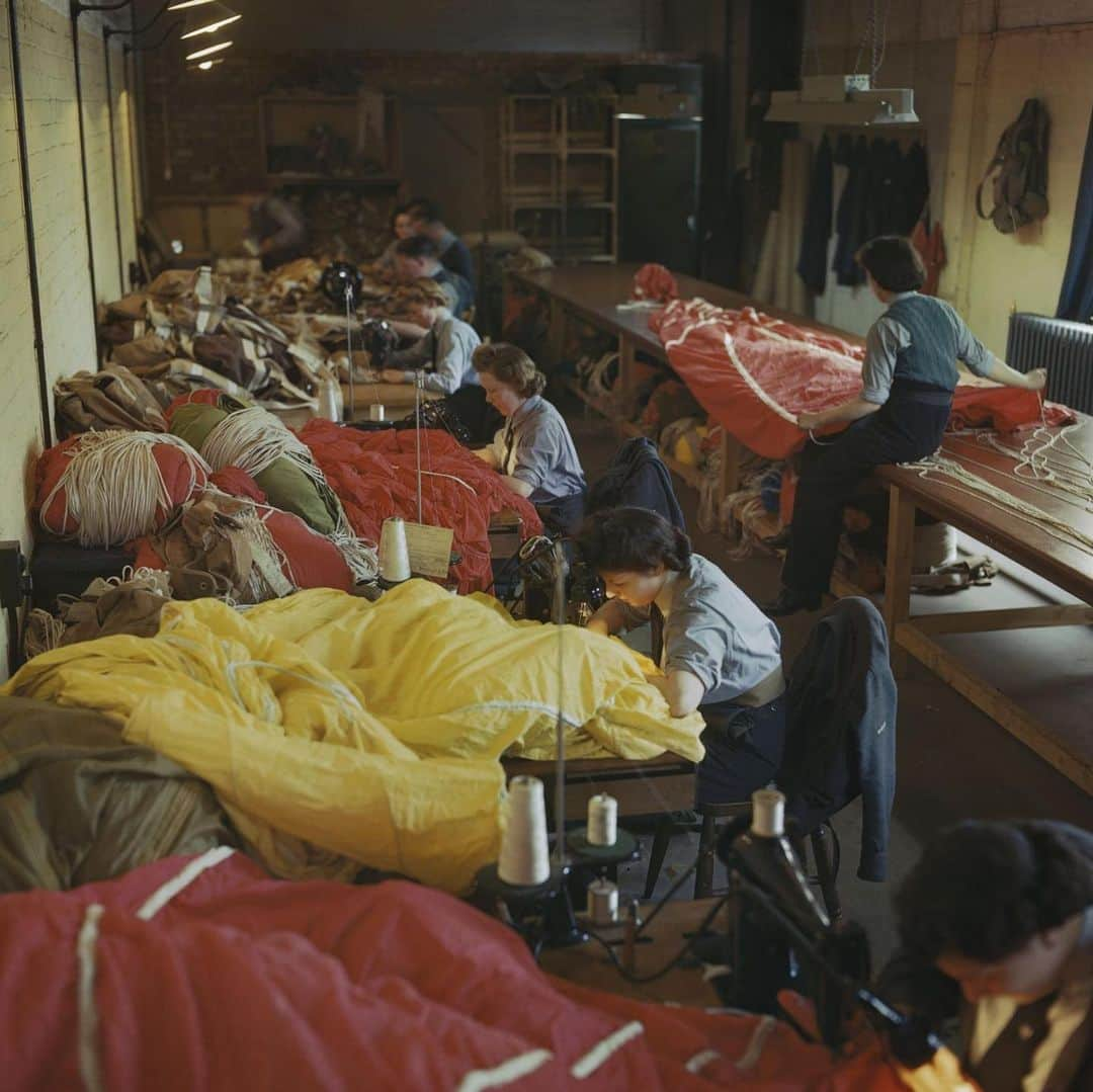 CNNさんのインスタグラム写真 - (CNNInstagram)「These rare archive photos offer a glimpse of what the D-Day invasion of Normandy, the largest seaborne invasion in history, looked like from the Allies' perspective. When the Allies launched the battle 75 years ago, on June 6, 1944, military leaders knew it would be a turning point in the fight against Nazi Germany, so they documented it extensively. Professional photographers were embedded in various units, even some on the front lines. "This visual record brings it all to life and it really does put it into perspective," says Anthony Richards, head of documents and sound at the Imperial War Museum in England. "They help us engage with history and put ourselves in the place of those soldiers." (📸: Imperial War Museum)」6月7日 0時13分 - cnn