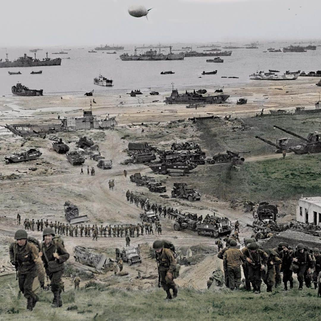 CNNさんのインスタグラム写真 - (CNNInstagram)「These rare archive photos offer a glimpse of what the D-Day invasion of Normandy, the largest seaborne invasion in history, looked like from the Allies' perspective. When the Allies launched the battle 75 years ago, on June 6, 1944, military leaders knew it would be a turning point in the fight against Nazi Germany, so they documented it extensively. Professional photographers were embedded in various units, even some on the front lines. "This visual record brings it all to life and it really does put it into perspective," says Anthony Richards, head of documents and sound at the Imperial War Museum in England. "They help us engage with history and put ourselves in the place of those soldiers." (📸: Imperial War Museum)」6月7日 0時13分 - cnn