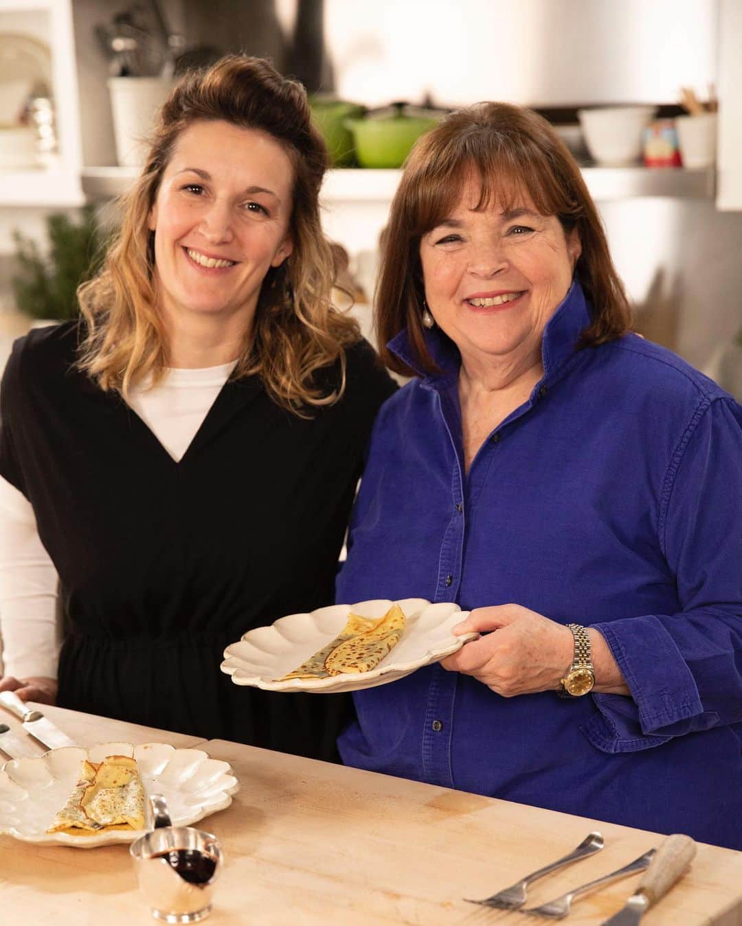 アイナ・ガーテンさんのインスタグラム写真 - (アイナ・ガーテンInstagram)「I'm so excited that one of my all-time favorite episodes of Barefoot Contessa is premiering this Sunday at 11:30am ET on Food Network!  Instead of 'Cook Like a Pro,' this week I’m cooking WITH the pros!! Missy Robbins (owner and chef of Misi & Lilia), Marie-Aude Rose (chef at La Mercerie), and Natasha Pickowicz (pastry chef at Estela, Café Altro Paradiso, & Flora Bar) come to the barn to show me their secrets and why everyone loves their cooking!! It was so much fun and I can't wait for everyone to see it!!」6月7日 0時37分 - inagarten