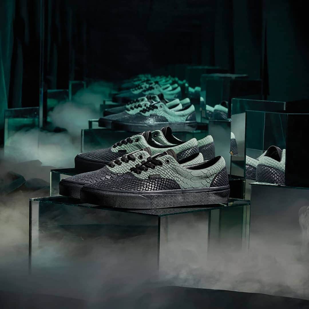 HYPEBEASTさんのインスタグラム写真 - (HYPEBEASTInstagram)「@hypebeastkicks: @vans has released additional imagery of its upcoming 'Harry Potter' collection. Swipe through for a look. Photo: @vans」6月7日 0時39分 - hypebeast