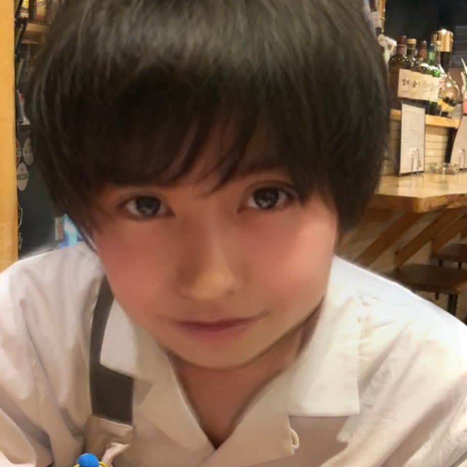 武田航平さんのインスタグラム写真 - (武田航平Instagram)「流行り便乗型俳優。 #流行り便乗型俳優 #samurai #実際の幼い頃のが絶対可愛げあるな #仮面ライダービルド #仮面ライダーグリス #maskedrider  #hero #japaneseactor わかった。 『クソ生意気な子役』 これだわ。 なんか かわいくないなー と思ってました。 これだ。笑」6月7日 0時50分 - kouhei_takeda.official