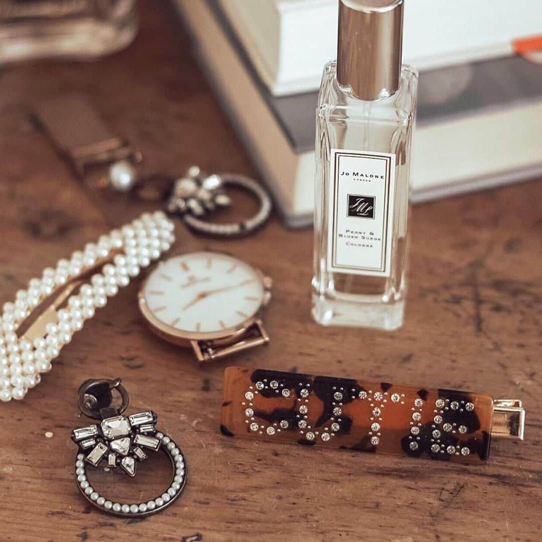 のインスタグラム：「The NEW hair accessories you don't want to miss: Our Pearl snap clip and Cutie slogan slide. Tap the link in our bio to shop and get ahead of the trend. 📷: @ohhsorosie #Accessorizer #Accessorize」