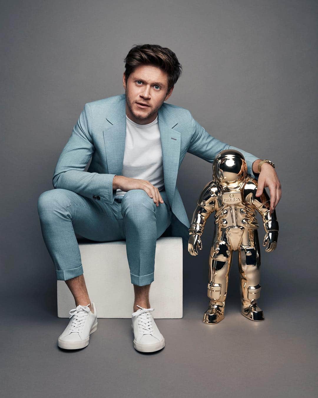 ナイル・ホーランのインスタグラム：「I'm thrilled to be here with OMEGA and this guy to celebrate the first watch worn on the Moon #Moonwatch」