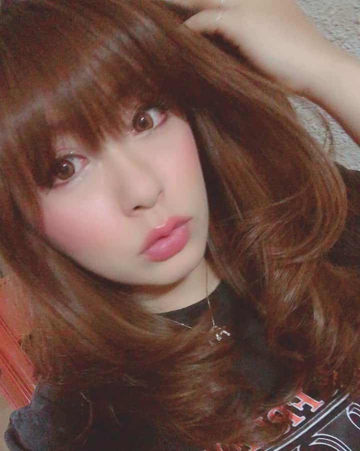 野崎鮎のインスタグラム：「久しぶりに前髪おろしてみたバージョン✨ たまーに髪型変えると気分変わるね💎.◌* #hair #hairstyle #gyda #イメチェン #気分転換」