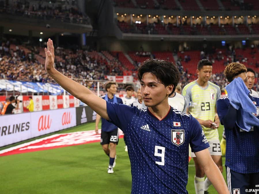 日本サッカー協会さんのインスタグラム写真 - (日本サッカー協会Instagram)「📸Match Photos③ 後半、#原口元気 選手ら5人を次々と投入し、立て続けにシュートを放ち相手ゴールに迫りましたが、相手GKの好守もあり、ゴールを割ることはできず、0-0で引き分けました。 ・ #キリンチャレンジカップ2019 #SAMURAIBLUE🇯🇵 0-0 🇹🇹トリニダード・トバゴ 📅2019.6.5(水)19:30 📍愛知／豊田スタジアム ・ ―――――――――――――――――― Next Match>> キリンチャレンジカップ2019 🆚エルサルバドル代表 📅6/9(日)19:00KO 📍宮城／ひとめぼれスタジアム宮城 📺TBS系列で生中継 ・ 👉大会情報はJFA.jpへ ―――――――――――――――――― #daihyo #キリチャレの日」6月6日 16時18分 - japanfootballassociation