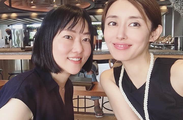 のインスタグラム：「mihoさんとデート👯‍♀️💕 ランチして、お茶して、バス乗って、南大門行って。 南大門は#supreme だらけ。韓国海苔にもsupremeのスティッカーが...!! 🤣👍🏻 친한 언니랑 데이트👯‍♀️✨ 점심먹고 커피마시고 버스타고 남대문~ 남대문에는 김에도 Supreme 🤣 . #남대문 #데이트 #서울 #일산 #南大門 #デート #ソウル #韓国 #日常 #日記 #date #girlfriend #seoul #korea」