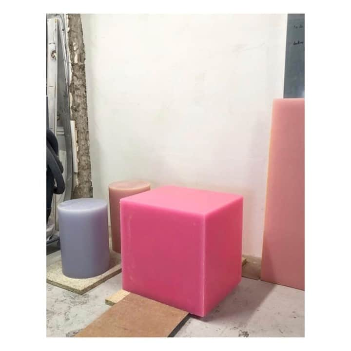 リカさんのインスタグラム写真 - (リカInstagram)「Pink Hues 💕 | Objects by @sabine_marcelis #art #objects #design #dutch #studio #inspiration」6月6日 16時30分 - rikastudios_