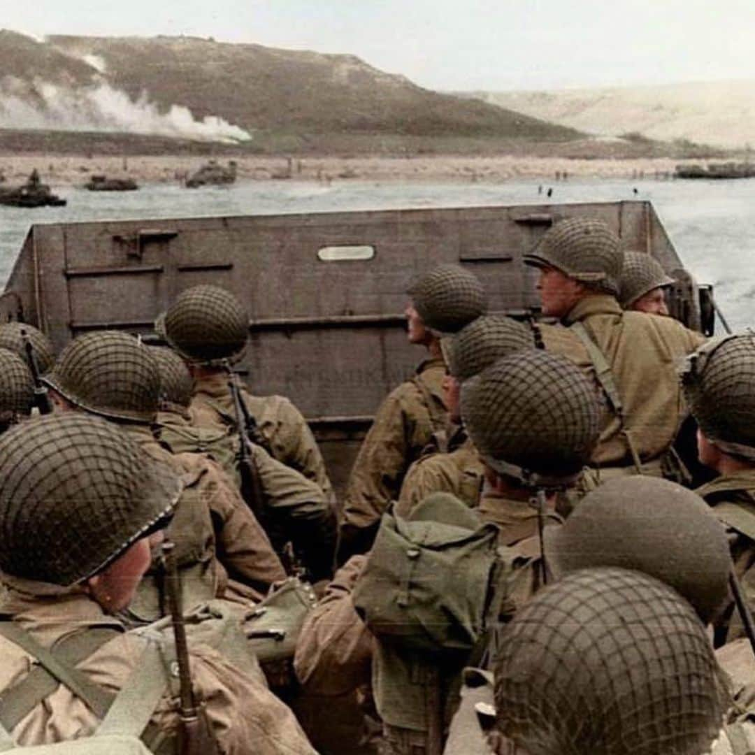 イヴァンカ・トランプさんのインスタグラム写真 - (イヴァンカ・トランプInstagram)「D-Day marked a critical turning point in a war that took the lives of an estimated 70-85 million people, 3% of the 1940 world population.  75 years ago was WWII’s “Day of days.” We will never forget the heart and courage of the Allied soldiers!  We remember, pray for and thank them.  #DDay75thAnniversary」6月6日 16時40分 - ivankatrump