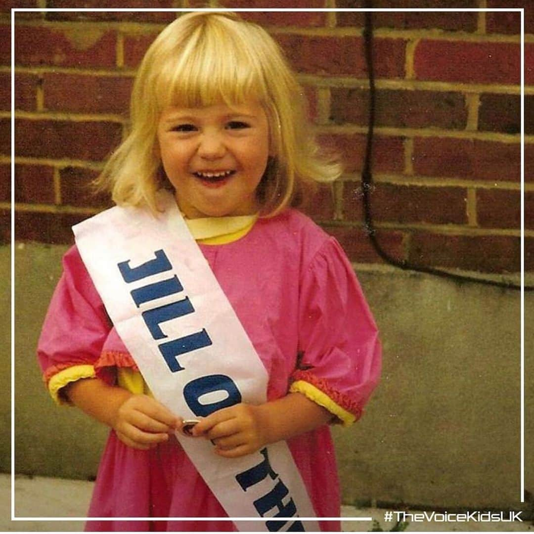 ピクシー・ロットさんのインスタグラム写真 - (ピクシー・ロットInstagram)「#TBT am coming up on @Lorraine live at 9am talking all things @thevoicekidsuk, new music and more ready for the launch today! 💓 #thevoicekids tune in!」6月6日 16時46分 - pixielott