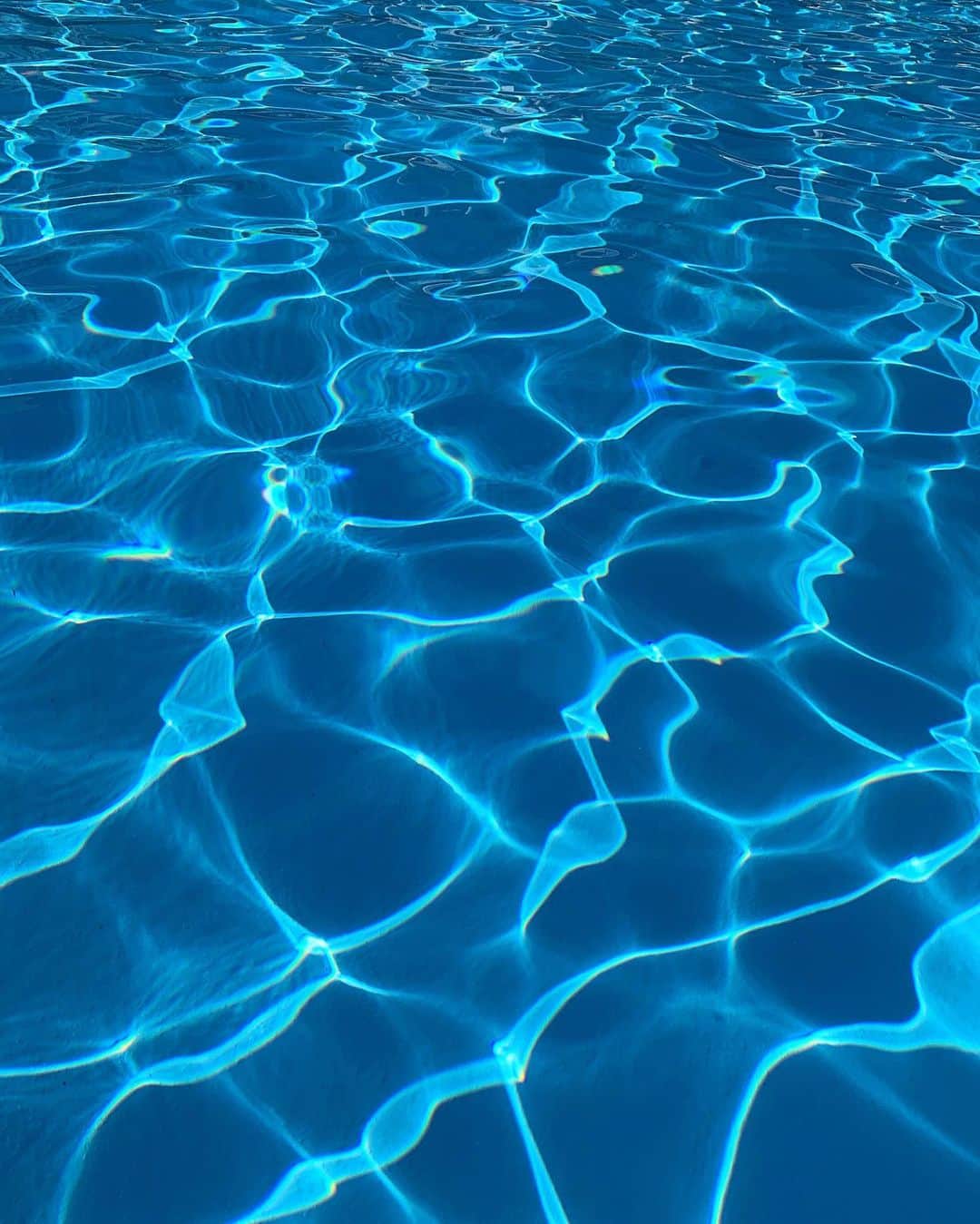 高木琢也さんのインスタグラム写真 - (高木琢也Instagram)「すげー🤩絵みたい🤣 #pool #🌺 #🏊‍♂️ #summertime」6月6日 17時07分 - takagi_ocean