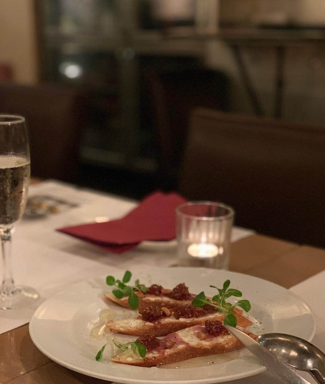 小林さりさんのインスタグラム写真 - (小林さりInstagram)「Dinner ༘* 昨夜、リナとナナコと恵比寿の気になってたレストランでディナーしてきたよ◡̈♡ ・ ・ いちぢくとリコッタチーズの前菜が美味しすぎて100個くらい食べられそうだった◡̈笑 ・ ・ そしてまさかのお誕生日をお祝いしてもらったよ𓇬°. お誕生日から2ヶ月経ってたから、そんなの考えてもいなくて、リアクション取り直しと言われた！笑笑 ありがとう♡ ・ ・ #恵比寿ディナー #恵比寿 #お誕生日」6月6日 17時11分 - _____sari