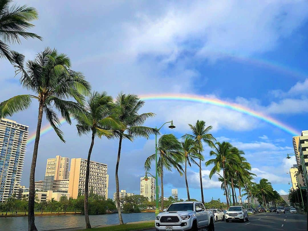 まゆまゆさんのインスタグラム写真 - (まゆまゆInstagram)「. ダブルレインボー🌈❤️ 毎日のんびり幸せ🐈 #hawaii #happy #hawaiistagram  #hawaiitrip #ハワイ#hawaiiphoto  #ハワイ旅行#waikiki #ワイキキ #レインボー#虹#ダブルレインボー」6月6日 17時13分 - 7mayu2mayu