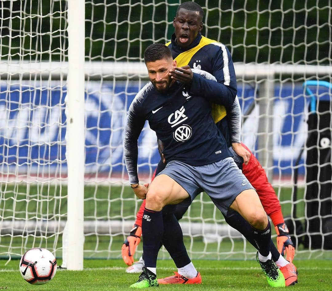 チェルシーFCさんのインスタグラム写真 - (チェルシーFCInstagram)「💪 Giroud x @KurtZouma 💪 #CFC #Chelsea」6月6日 17時13分 - chelseafc