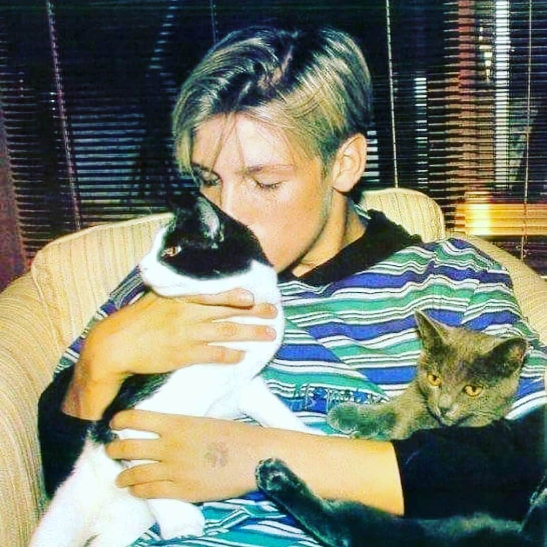 ニック・カーターさんのインスタグラム写真 - (ニック・カーターInstagram)「My first cats,  Bandit and Muffy. #throwbackthursday」6月6日 17時16分 - nickcarter