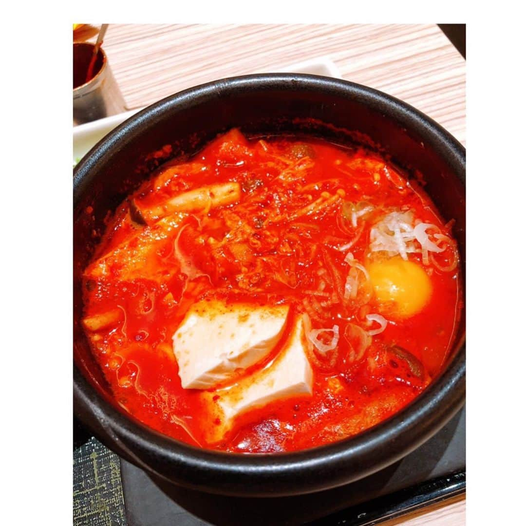 激辛アミーゴさんのインスタグラム写真 - (激辛アミーゴInstagram)「東京純豆腐に行ってきました🌶 女性1人でも入りやすい韓国創作料理屋さん‼️ 野菜スンドゥブで、ご飯は豆腐に変更、1番最高の6辛で追加でキムチを‼️ スンドゥブは甘さもしっかりあるので、辛くても食べやすいと思う‼️ まだまだ辛くても美味しいんだけどなっ❤️笑 ・ #東京純豆腐  #激辛 #韓国料理 #激辛アミーゴ」6月6日 17時36分 - gekikaraamigo