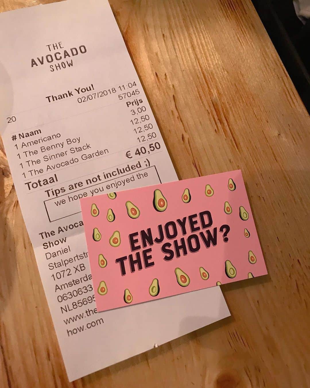 葉晟睿さんのインスタグラム写真 - (葉晟睿Instagram)「On my way to get some avocados 🥑  #kalvintravel #kalvintravel🇳🇱 #wherearetheavocados - ‪📍／‬The Avocado Show 🕰／9:00 ㏂—5:00 ㏘ 🥑／‪The Benny Boy €12.5, The Sinner Stack €12.5, The Avocado Garden €12.5, Americano €3.00‬」6月6日 17時41分 - kalvin.yeh