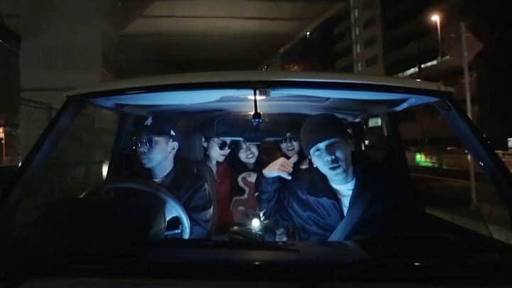 lute / ルーテのインスタグラム：「【IKE(@ikerhy) & rice water Groove(@rwg_k) production「Billion Hood feat.カルロスまーちゃん(@muuushu)」MV公開📺】 . . クルーとして初となる本作は、彼らが愛する2000年代初頭のクラシック・ヒップホップのような時代感が味わえる作品。 巧妙なマイクリレーに加え、ラテン・ミュージックをベースとしたクラシカルなビートで、シンプルでありながらも“誰もが思わず首を振ってしまう“アップチューンとなっている🎧 . . Full verの視聴はプロフィールのURLをチェック☝ @lutemedia . . #rwG #IKE #カルロスまーちゃん  #lute #lutemedia」