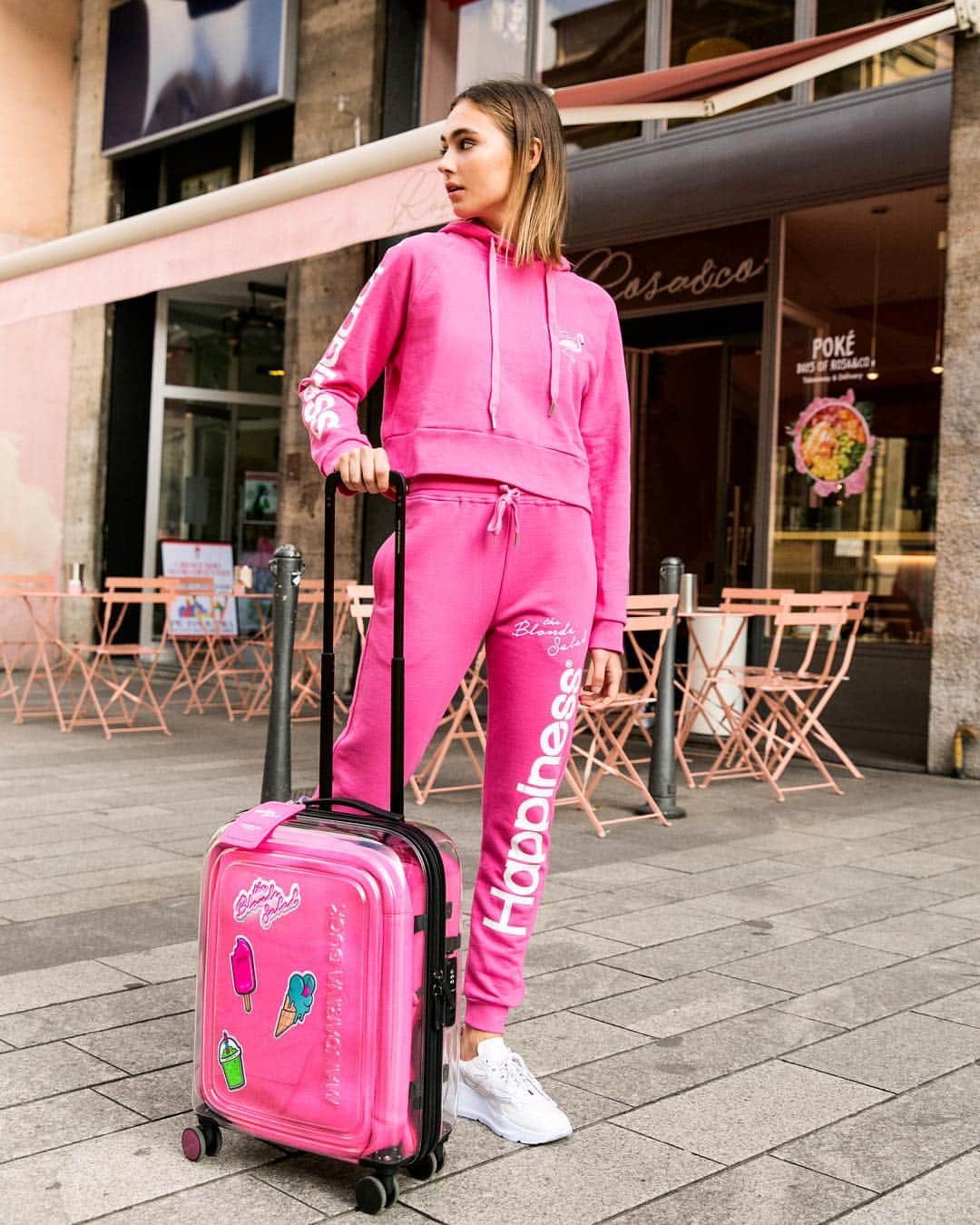 Blonde Saladさんのインスタグラム写真 - (Blonde SaladInstagram)「READY TO LEAVE ✈️ make your summer trips fashionable with our limited edition @mandarinaduckit X The Blonde Salad trolley!💘 #theblondesalad #newcollection #ss19 #mandarinaduck #luggage #trolley #patch」6月6日 17時55分 - theblondesalad