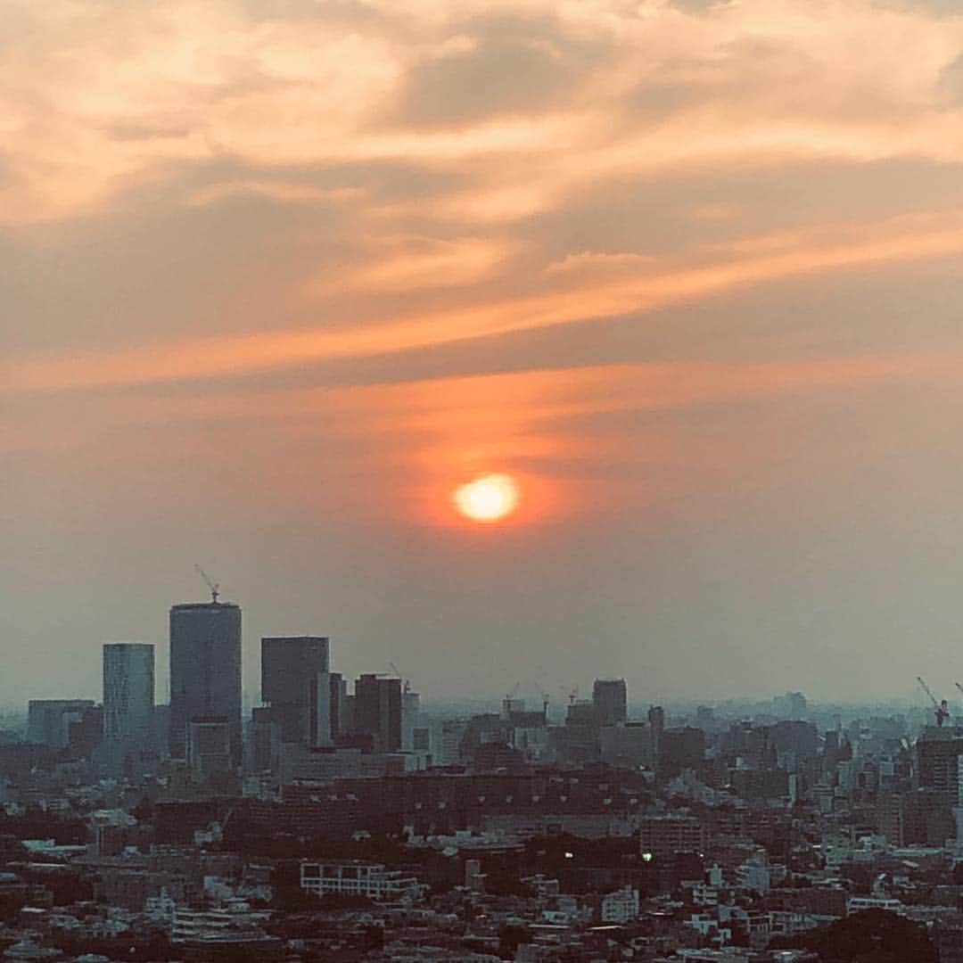斎藤ノブのインスタグラム：「#夕焼け #いま空」