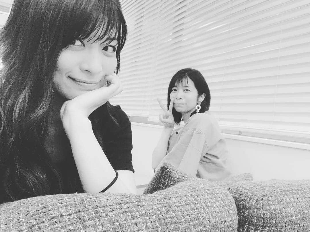 三倉茉奈さんのインスタグラム写真 - (三倉茉奈Instagram)「今日は三婆休演日。 大阪から東京にぴょんと移動し、 この子と一緒に、ある撮影でした☺︎☺︎ さぁ明日からも公演頑張るーーー #twins #sister」6月6日 19時07分 - mana_mikura_official
