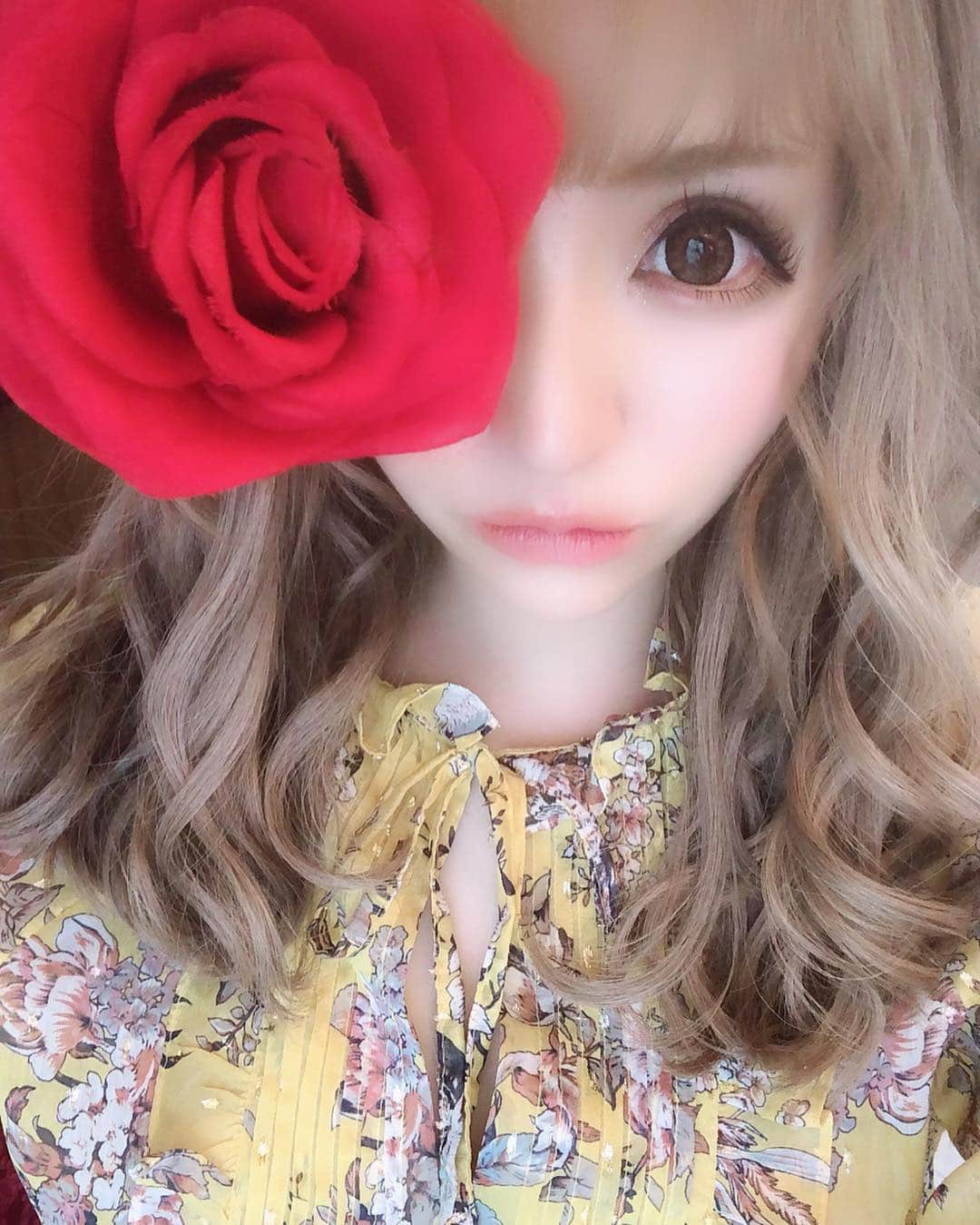 のインスタグラム：「この髪の長さ楽だわー🧐 このワンピースも楽だわー👶 人間、楽を覚えちゃダメねー🤪 って事でお出かけしまーす🙋‍♀️🛍 #hair#make#ワンピース」