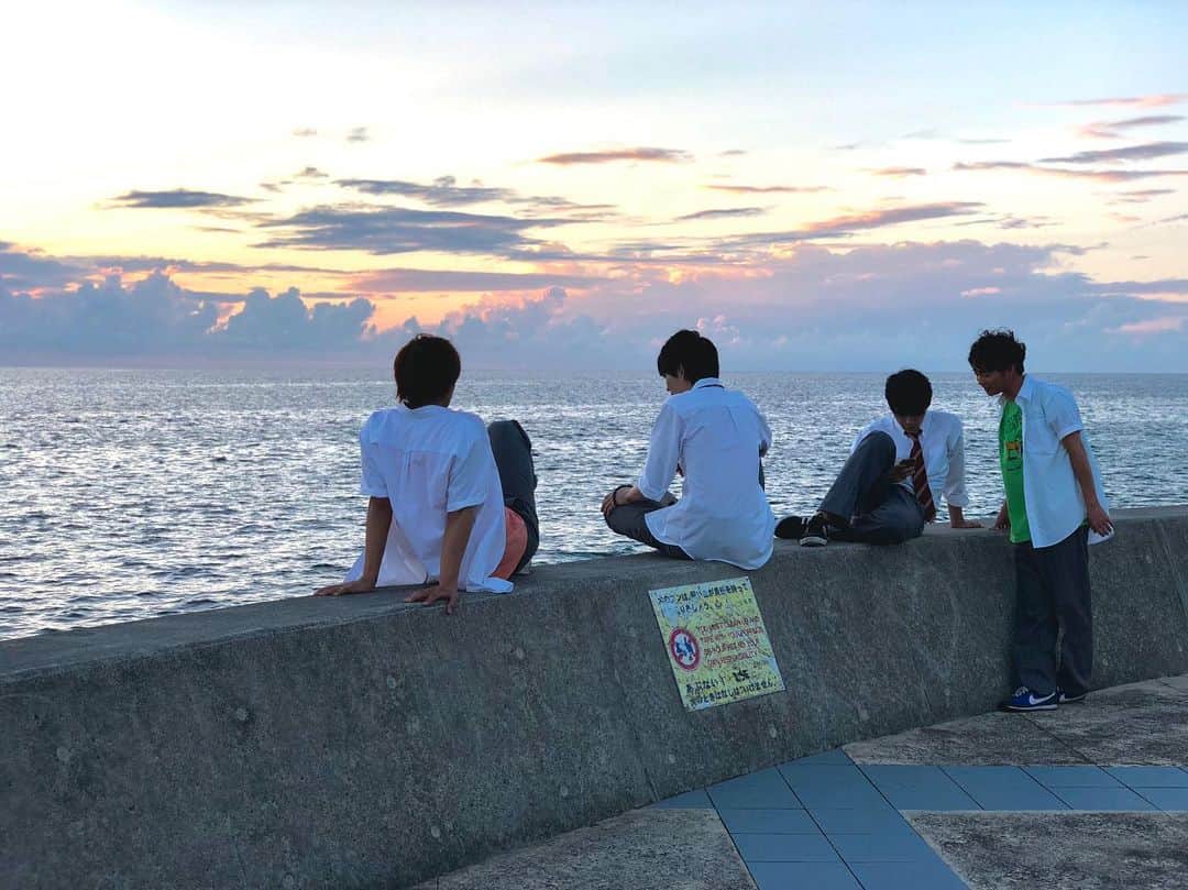 鈴木仁のインスタグラム：「沖縄での撮影が懐かしいよ、  #小さな恋のうた」